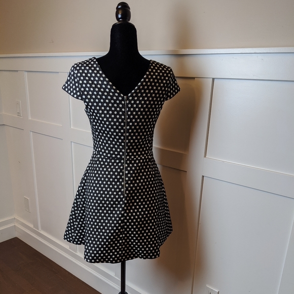 Zara basic dress - Picture 2 of 3